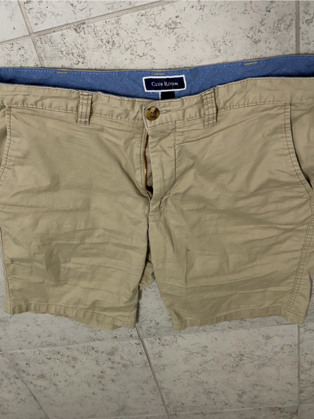 Men’s Club Room Khaki Flat Front Shorts Blue Waistband Size 32 Summer Casual